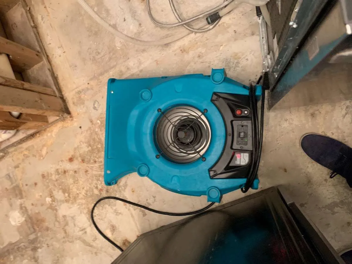 Air mover drying equipment for Mold Remediation & Removal in Santa Clara